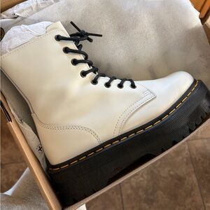 NEW IN BOX JADON BOOT SMOOTH LEATHER PLATFORMS